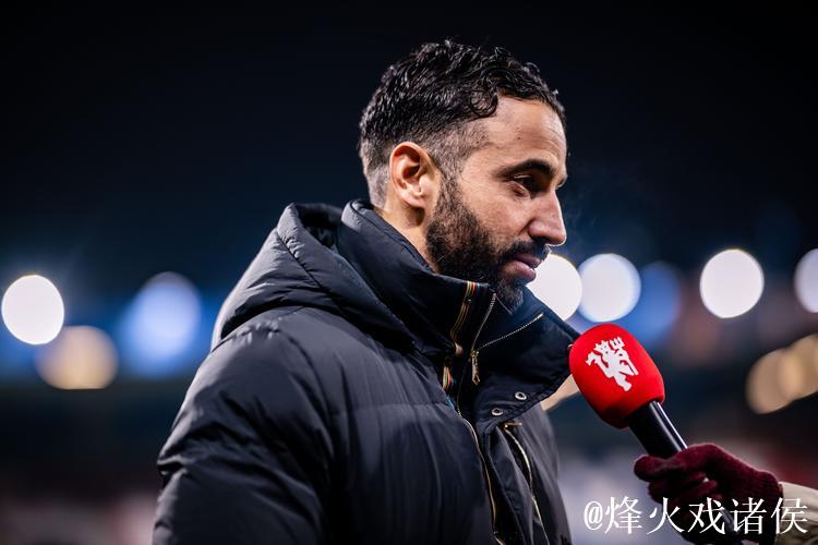 阿莫林:阵型不是最重要的;今晚阵型等比赛开始你们就知道了 阿莫林:阵型不是最重要的;今晚阵型等比赛开始你们就知道了